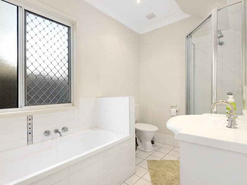 Unit 1/25 Miriam Street, Holland Park West, Holland Park West - Thumbnail 7