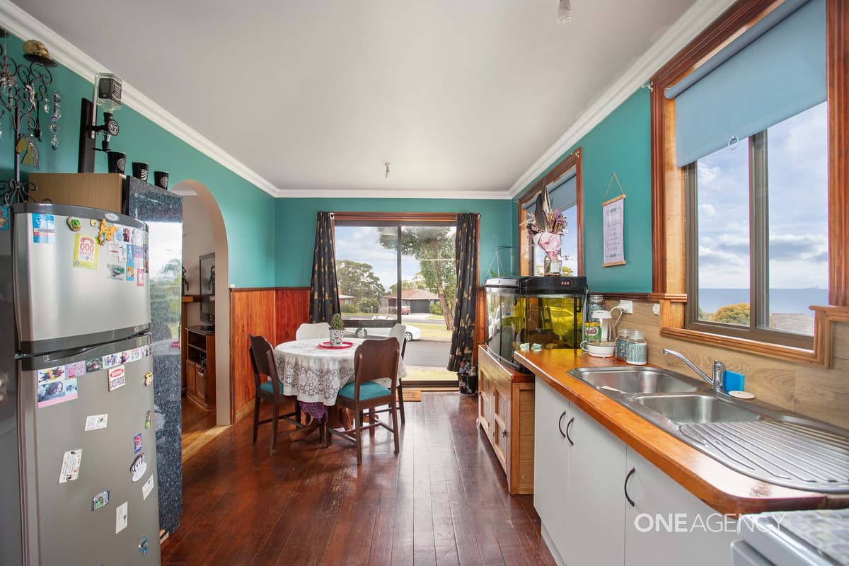 106 Pelissier Street, Somerset, Somerset - Thumbnail 3
