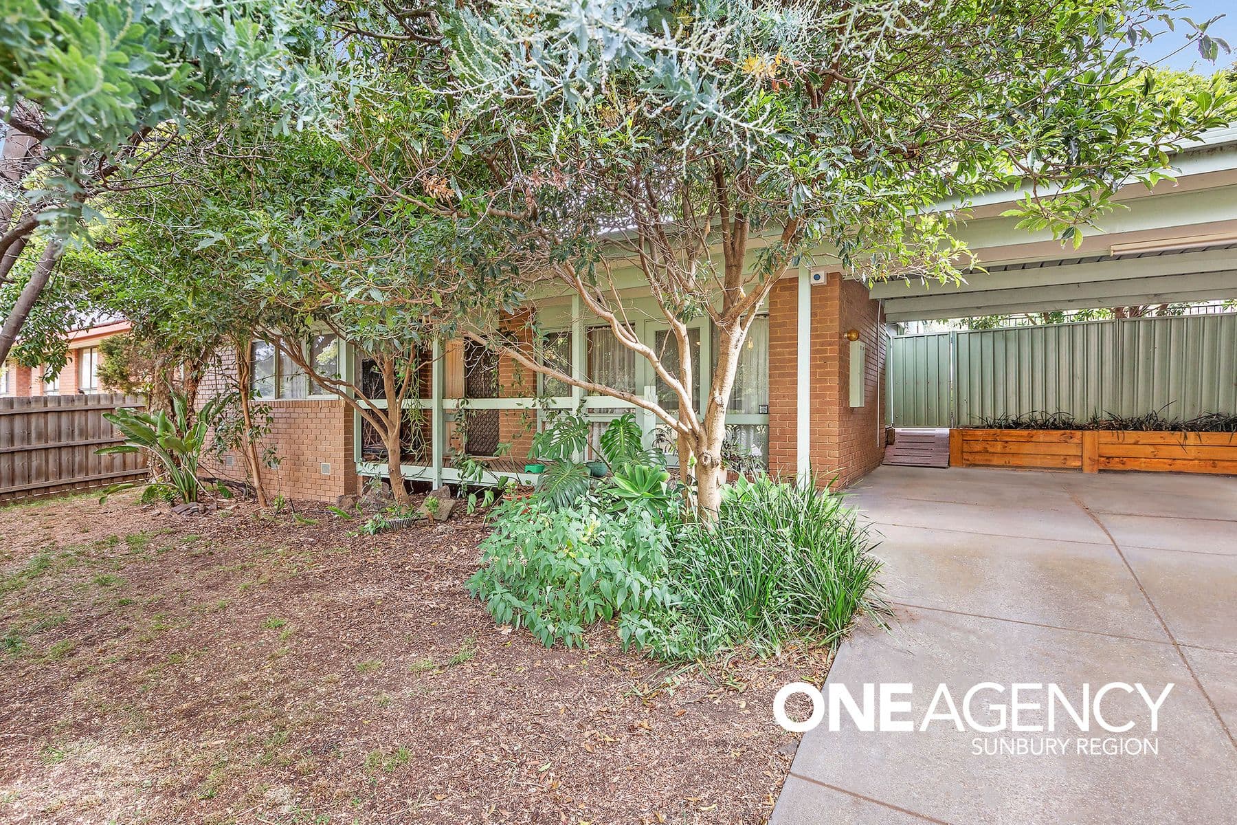 66 Brook Street, Sunbury, Sunbury - Thumbnail 2