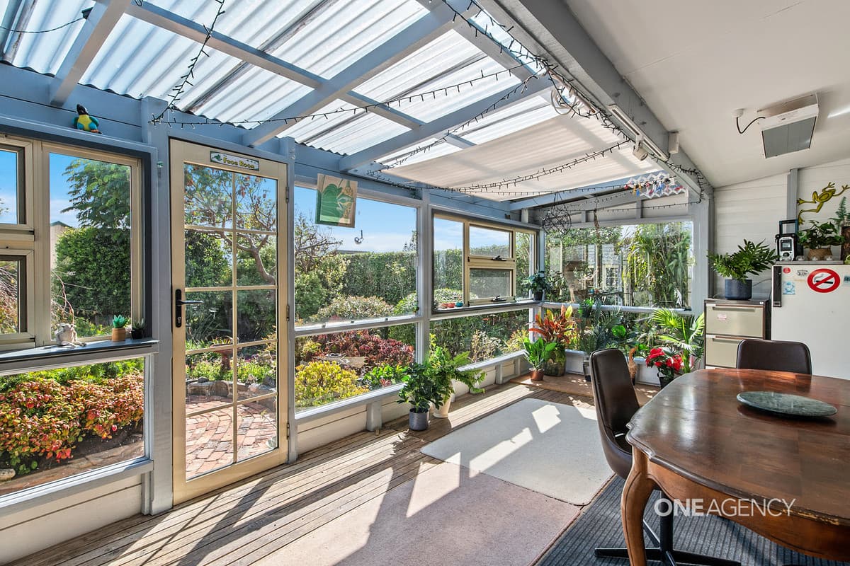 7 Rougemont Street, Stanley, Stanley - Thumbnail 2