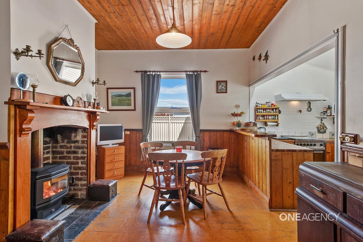7 Rougemont Street, Stanley, Stanley - Thumbnail 5