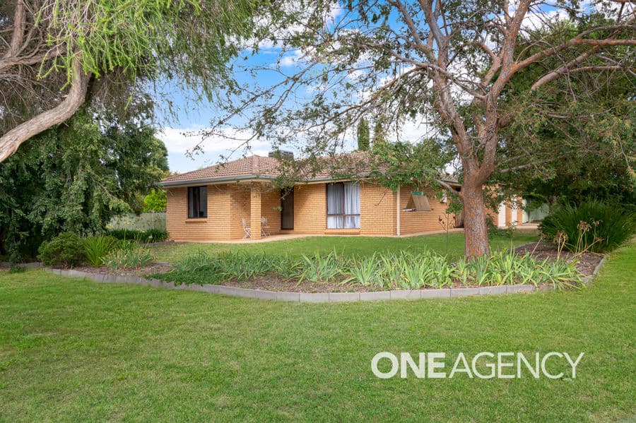 1 WILLS Place, Lake Albert, Lake Albert - Image 1