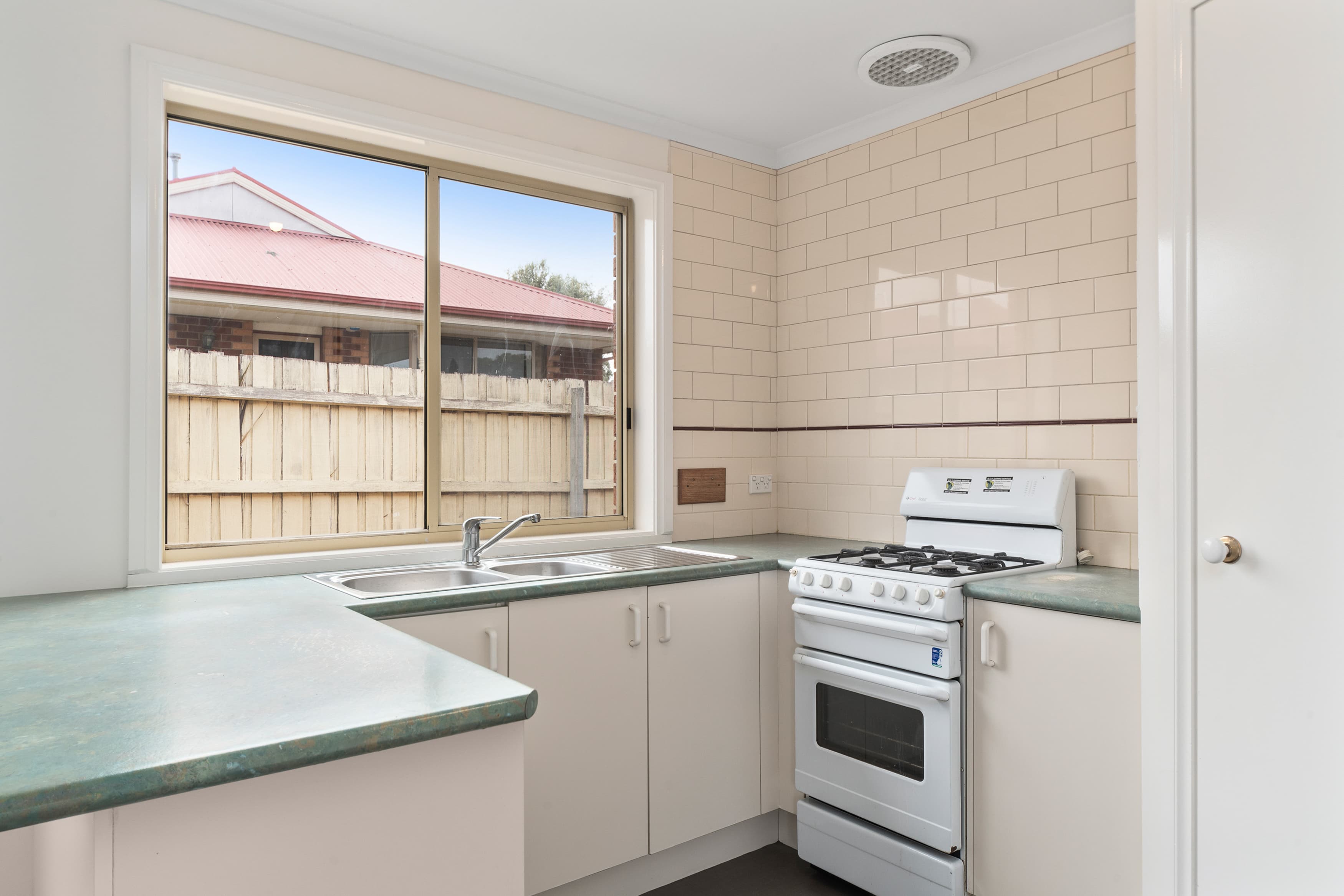 2/49 Guelph Street, Somerville, Somerville - Thumbnail 4