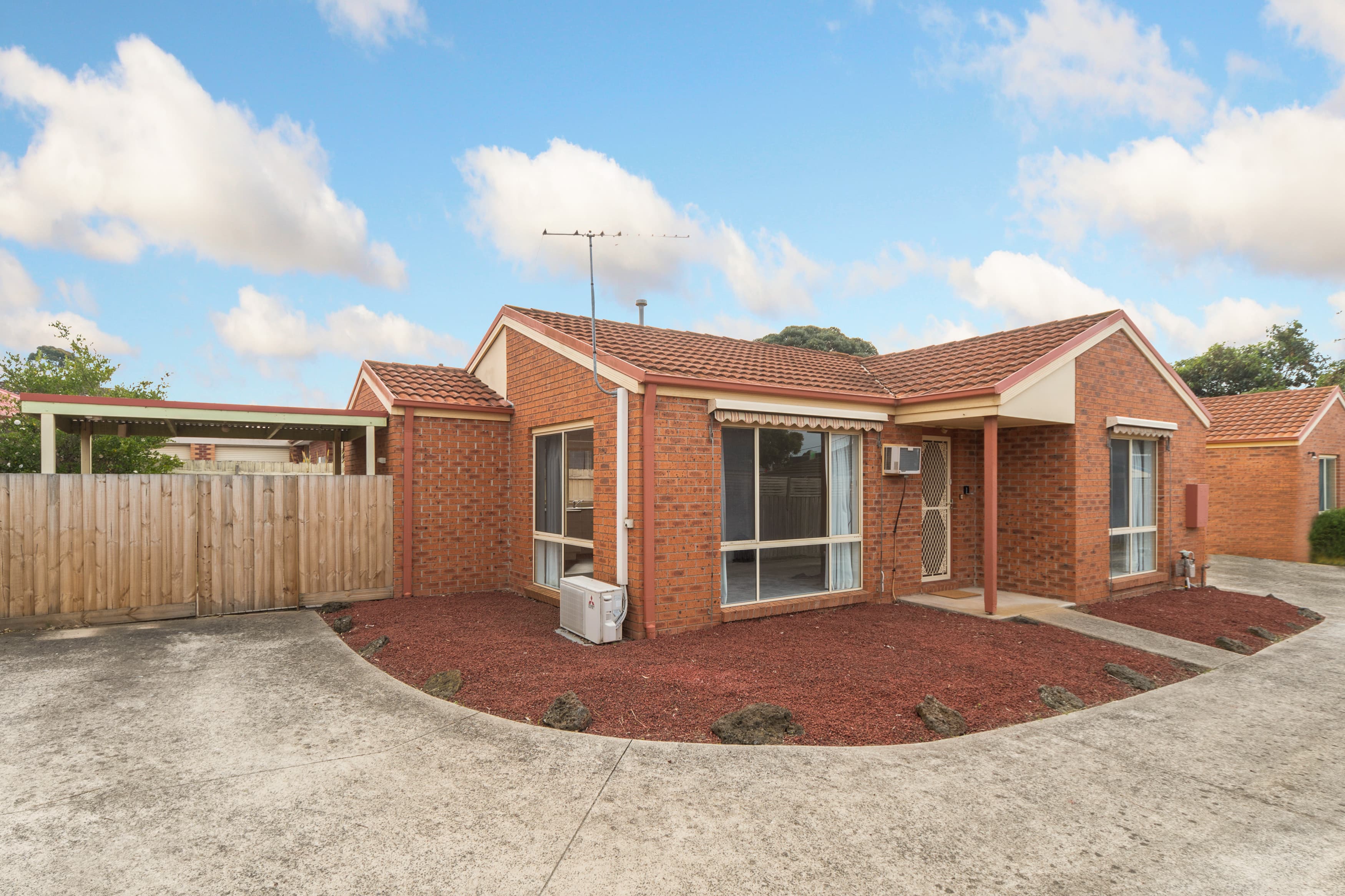 2/49 Guelph Street, Somerville, Somerville - Image 1
