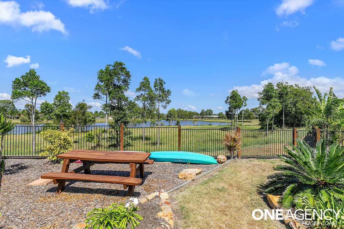 16 Golden Grove Court, Eli Waters, Eli Waters - Thumbnail 2