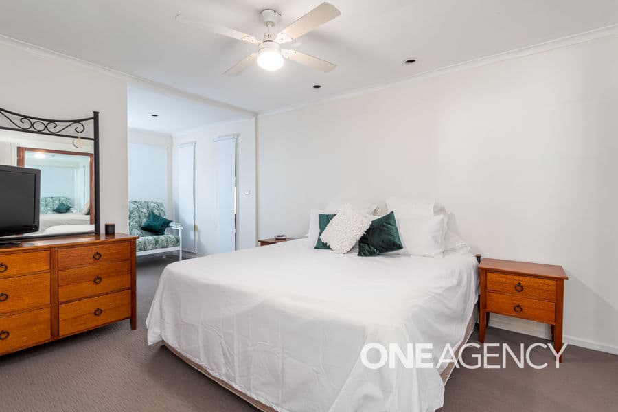 16 UNDURRA Drive, Glenfield Park, Parklea - Thumbnail 4