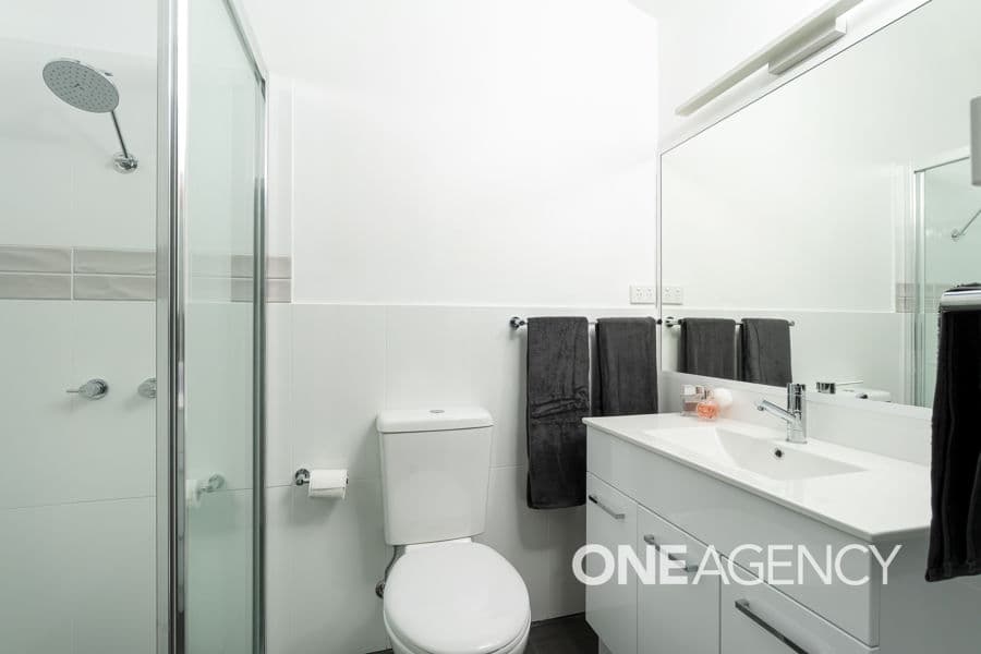 16 UNDURRA Drive, Glenfield Park, Parklea - Thumbnail 7