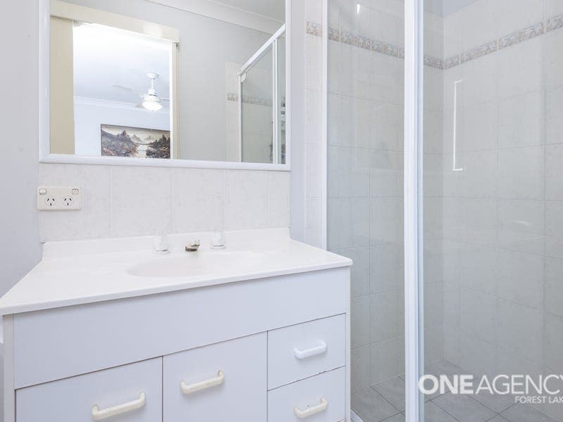24 Spurway Street, Heritage Park, Heritage Park - Thumbnail 5