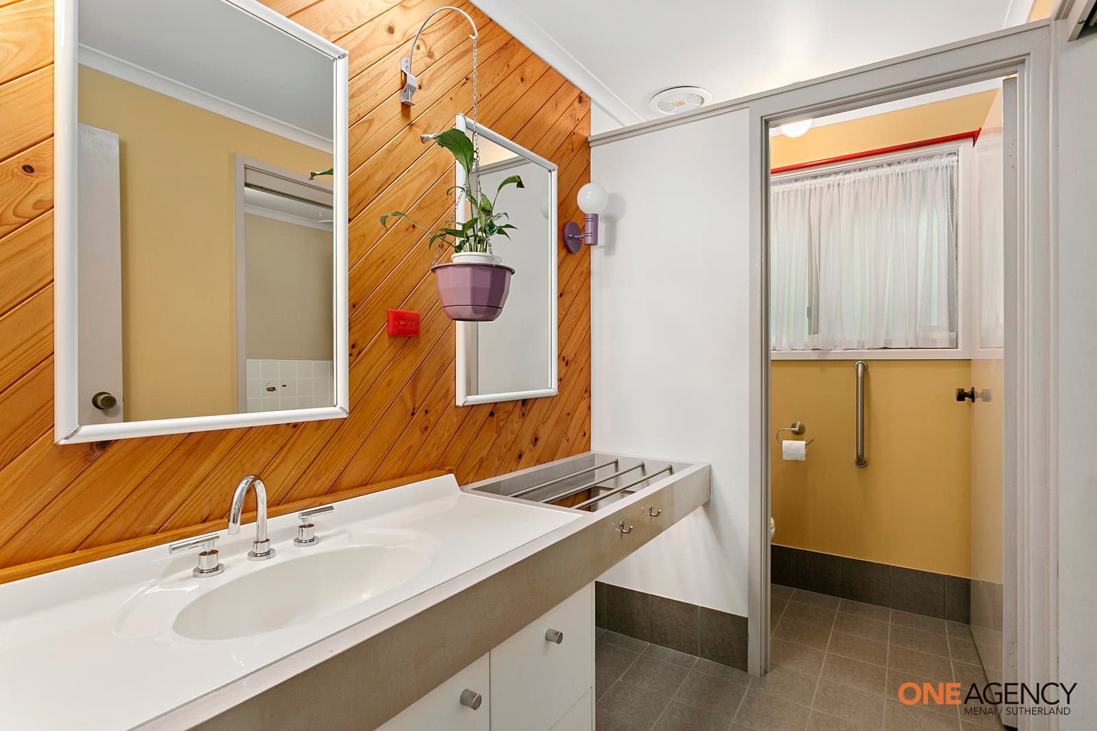 6 Batavia Place, Illawong, Illawong - Thumbnail 8
