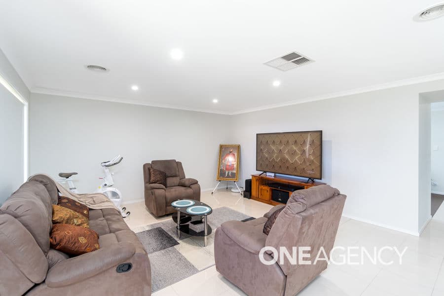 60 BARMEDMAN Avenue, Gobbagombalin, Gobbagombalin - Thumbnail 5