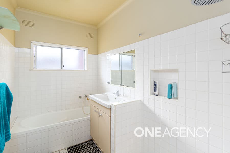 12 COLONG Place, Kooringal, Kooringal - Thumbnail 5