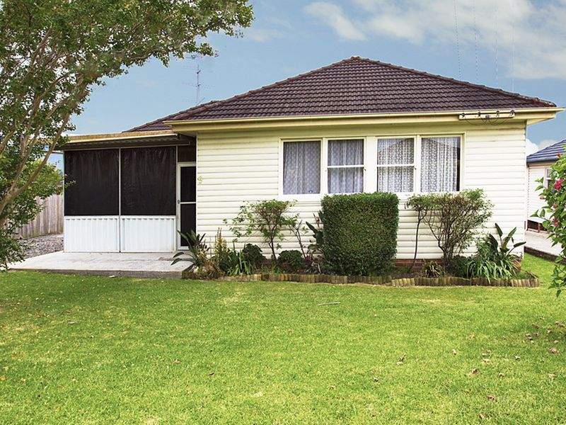9 Gloucester Crescent, Dapto, Dapto - Image 1