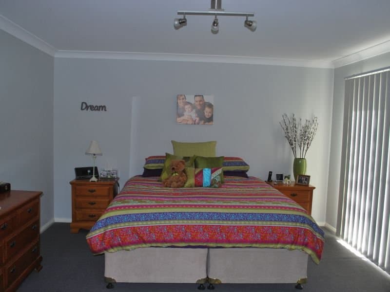 28 Athanlin Avenue, Haywards Bay, Haywards Bay - Thumbnail 6