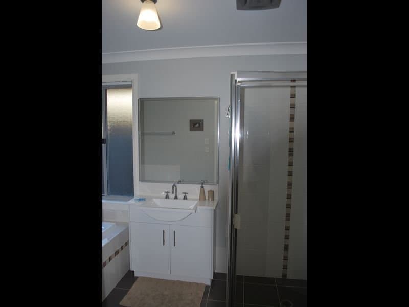 28 Athanlin Avenue, Haywards Bay, Haywards Bay - Thumbnail 8
