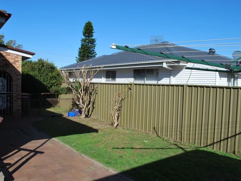 6 Howell Avenue, Kanahooka, Kanahooka - Thumbnail 2