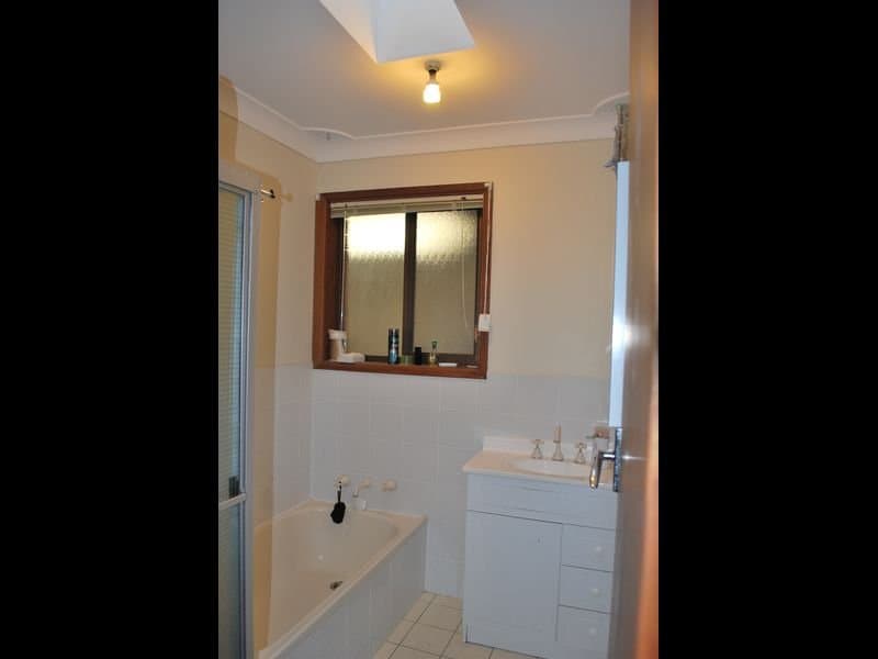 6 Howell Avenue, Kanahooka, Kanahooka - Thumbnail 4