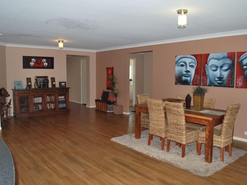 18 Karara Avenue, Horsley, Horsley - Thumbnail 2