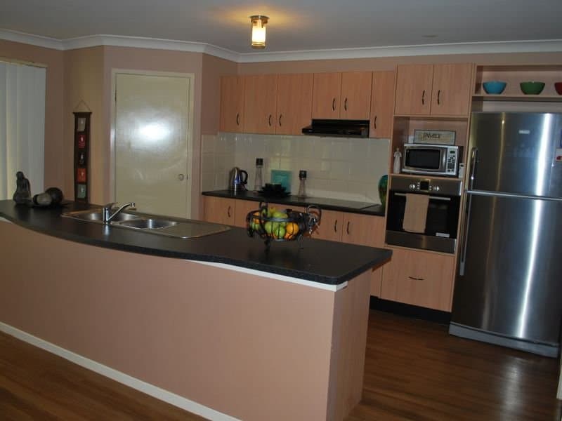 18 Karara Avenue, Horsley, Horsley - Thumbnail 3