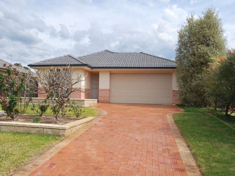 32 Glenlee Drive, Horsley, Horsley - Image 1