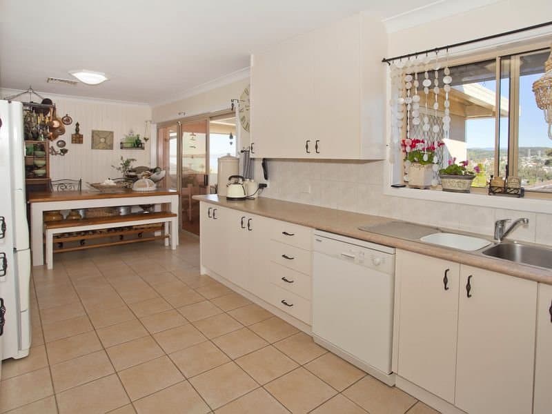 13 Burrows Avenue, Kanahooka, Kanahooka - Thumbnail 4