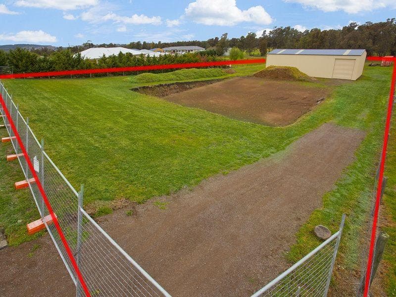 24 Rondanella Drive, Kanahooka, Kanahooka - Image 1