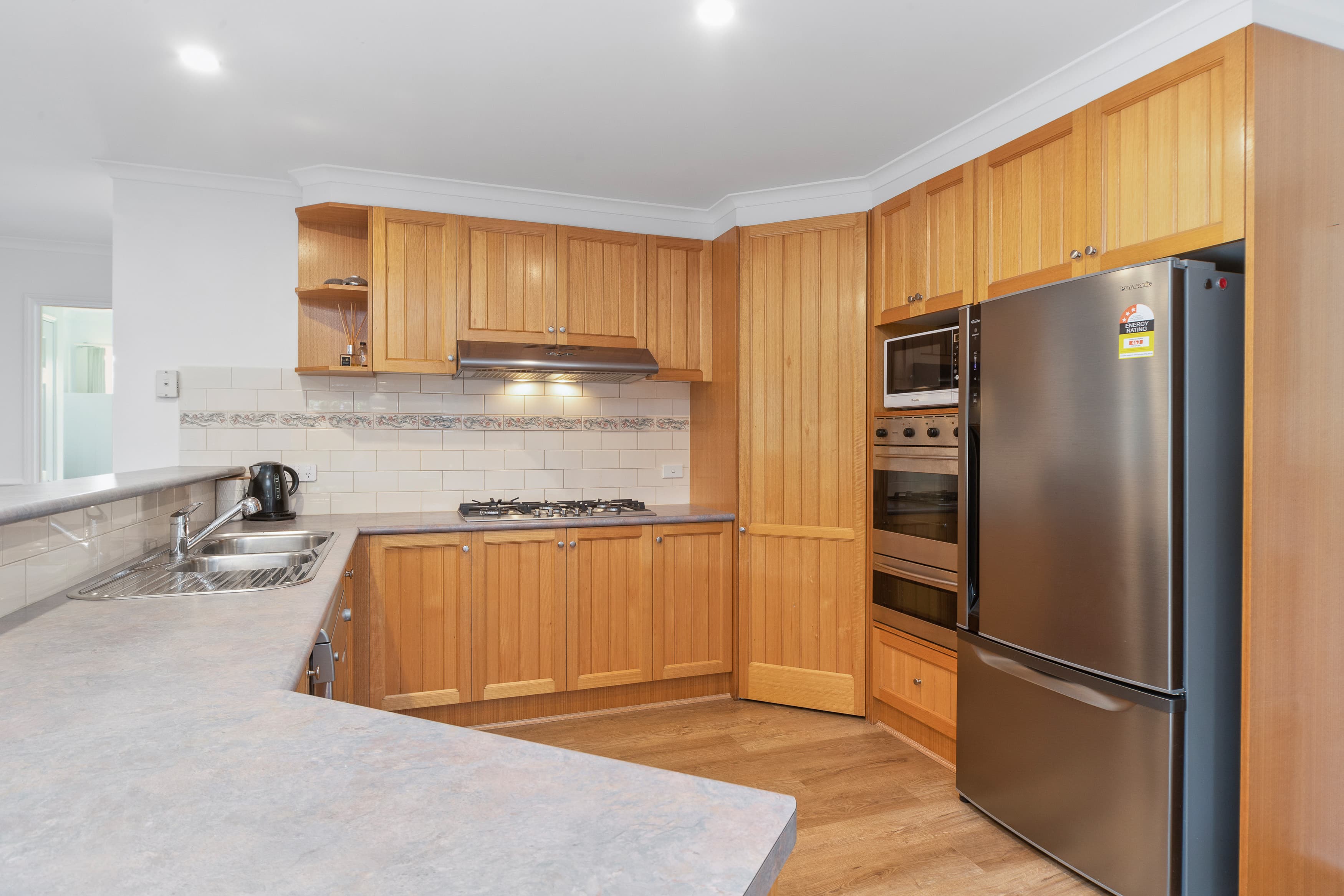 135 Clarendon Drive, Somerville, Somerville - Thumbnail 5