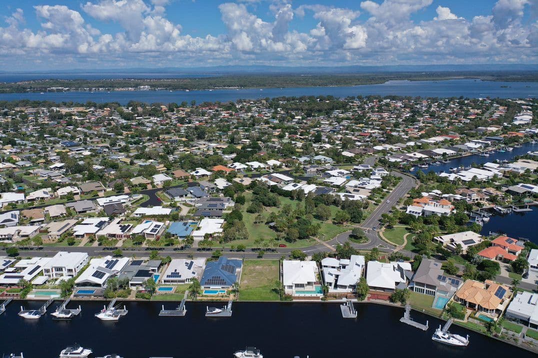 137 Marina Boulevard, Banksia Beach, Banksia Beach - Thumbnail 3