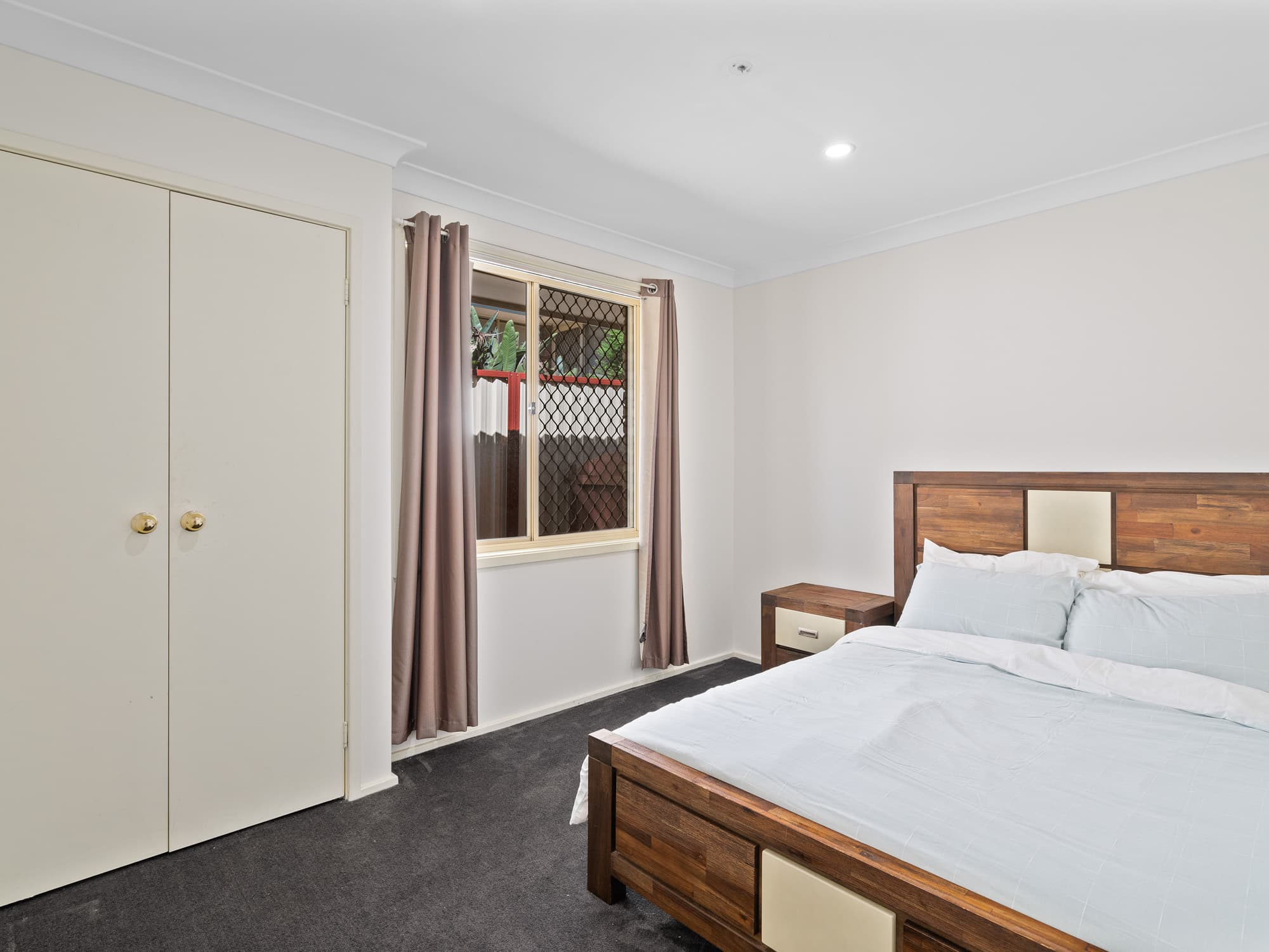 16 Keswick Drive, Lake Haven, Lake Haven - Thumbnail 5