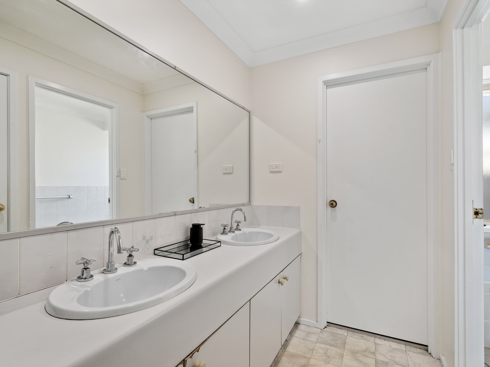 16 Keswick Drive, Lake Haven, Lake Haven - Thumbnail 6