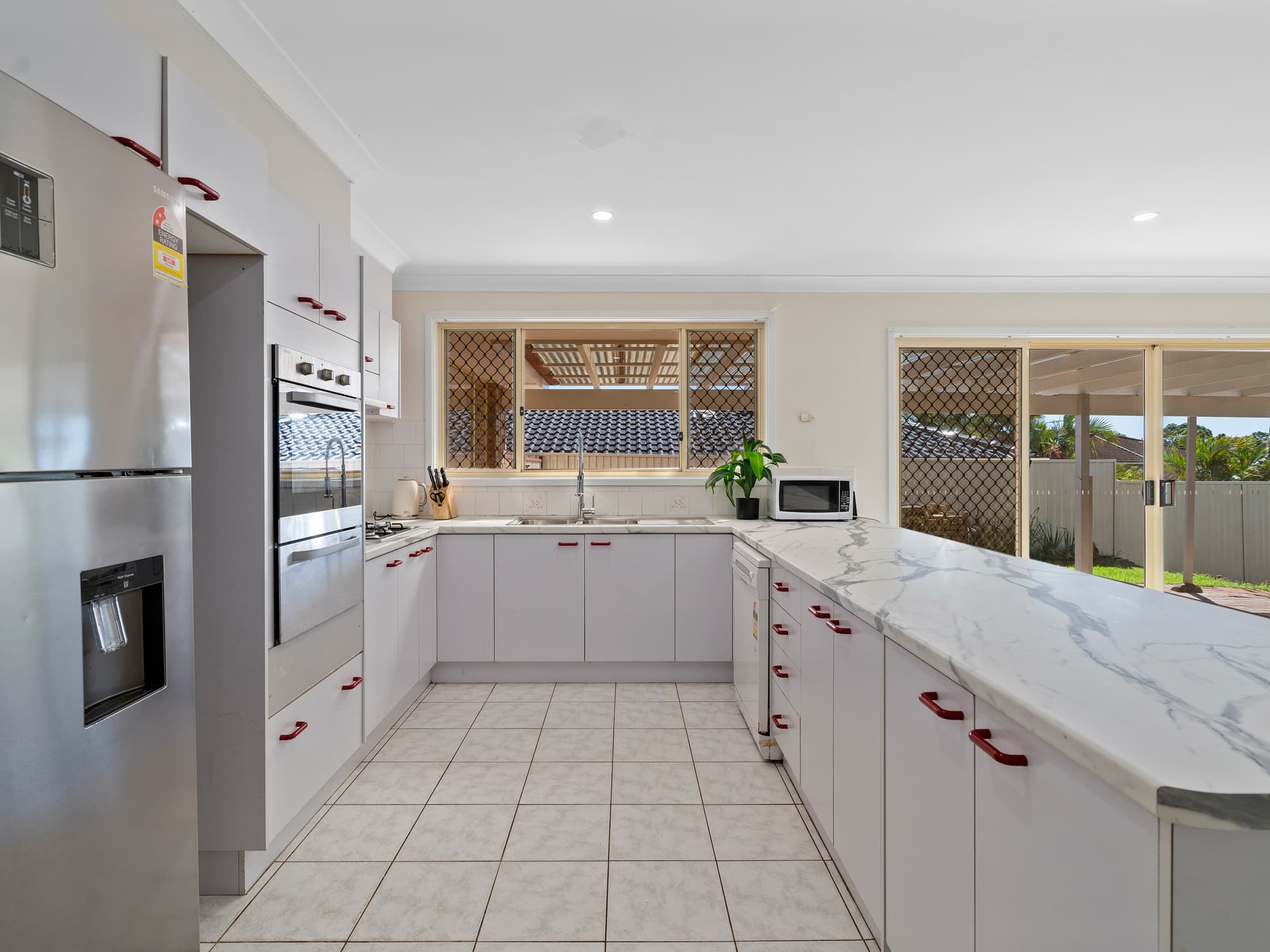 16 Keswick Drive, Lake Haven, Lake Haven - Thumbnail 7