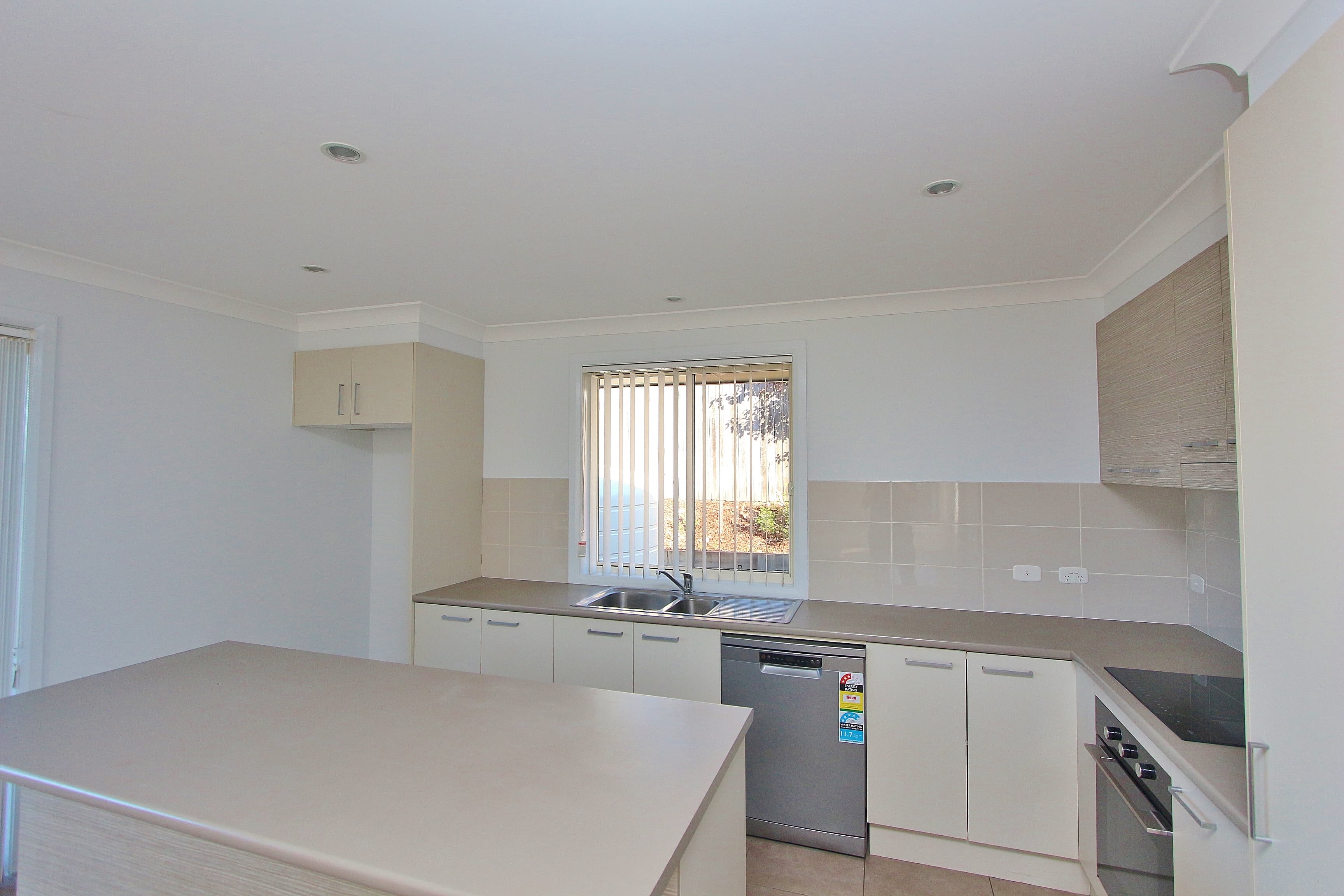 9 Mountain Spring Drive, Kendall, Kendall - Thumbnail 3