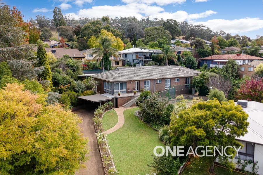 5 RALEIGH Place, Kooringal, Kooringal - Image 1