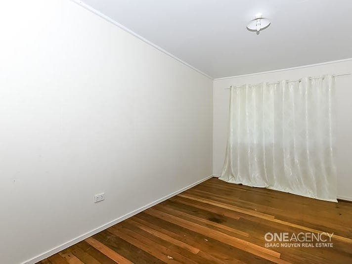 77 Sinclair Drive, Ellen Grove, Ellen Grove - Thumbnail 4