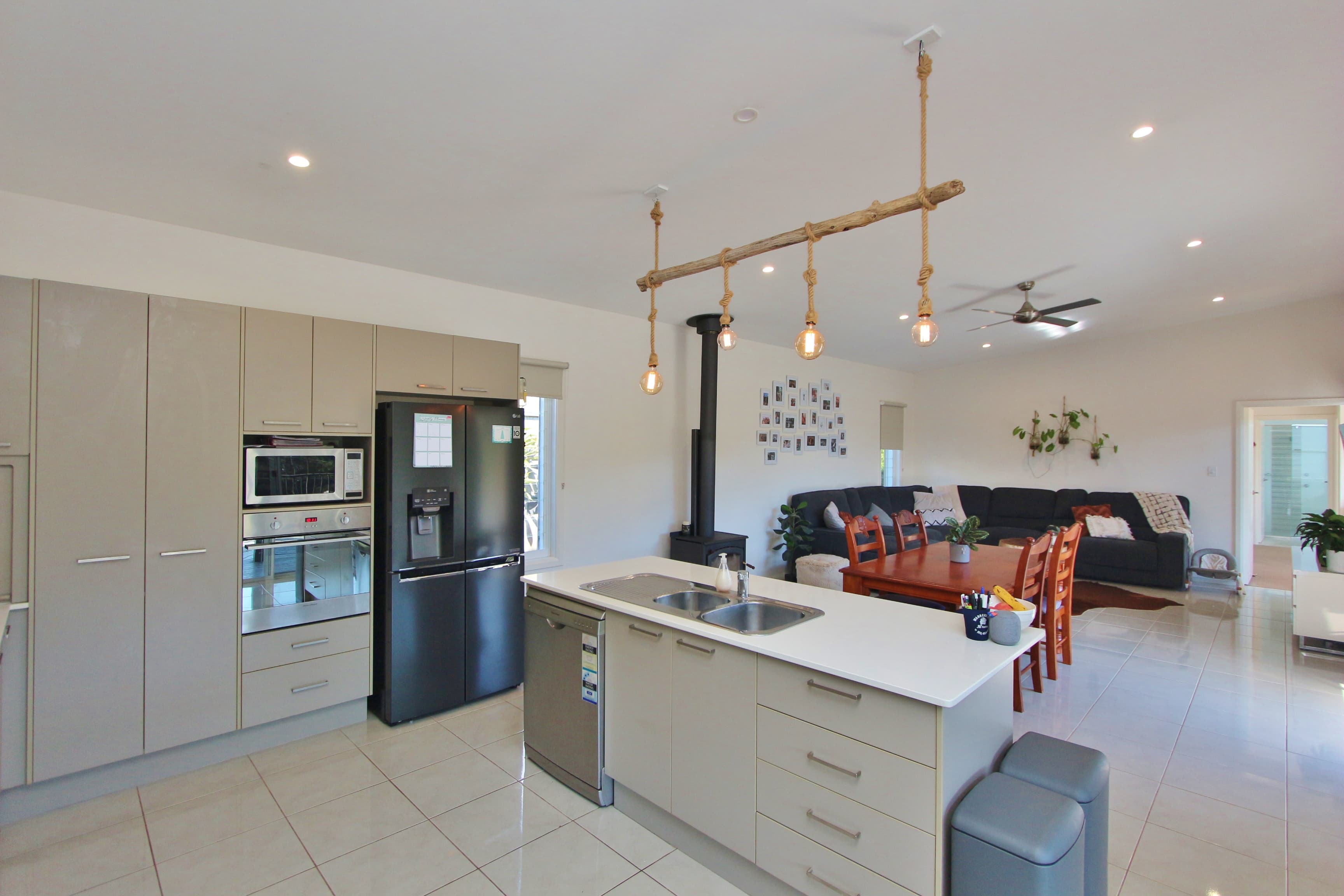 10 Mountain Spring Drive, Kendall, Kendall - Thumbnail 3