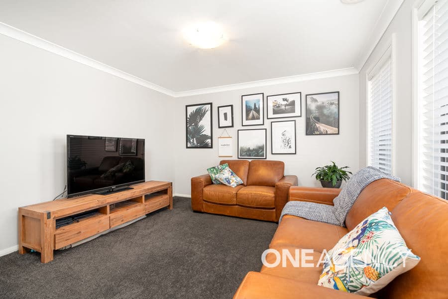 4 HOLLOWS Crescent, Lloyd, Lloyd - Thumbnail 2