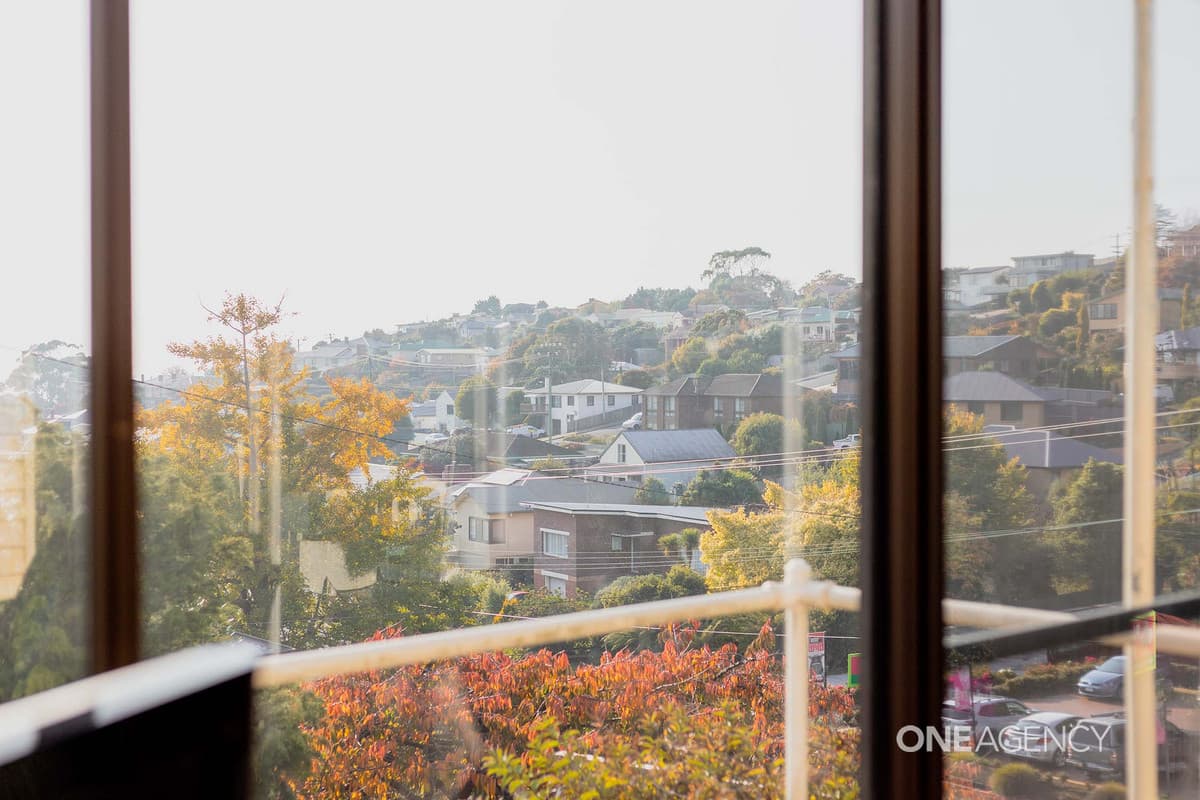 16 West Park Grove, Parklands, Parklands - Thumbnail 2