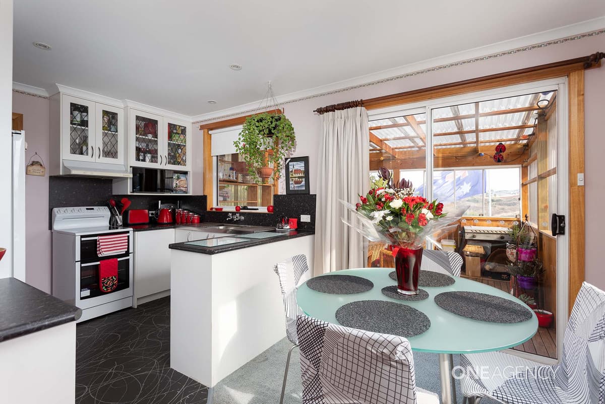 24 Ogden Street, Acton, Acton - Thumbnail 3