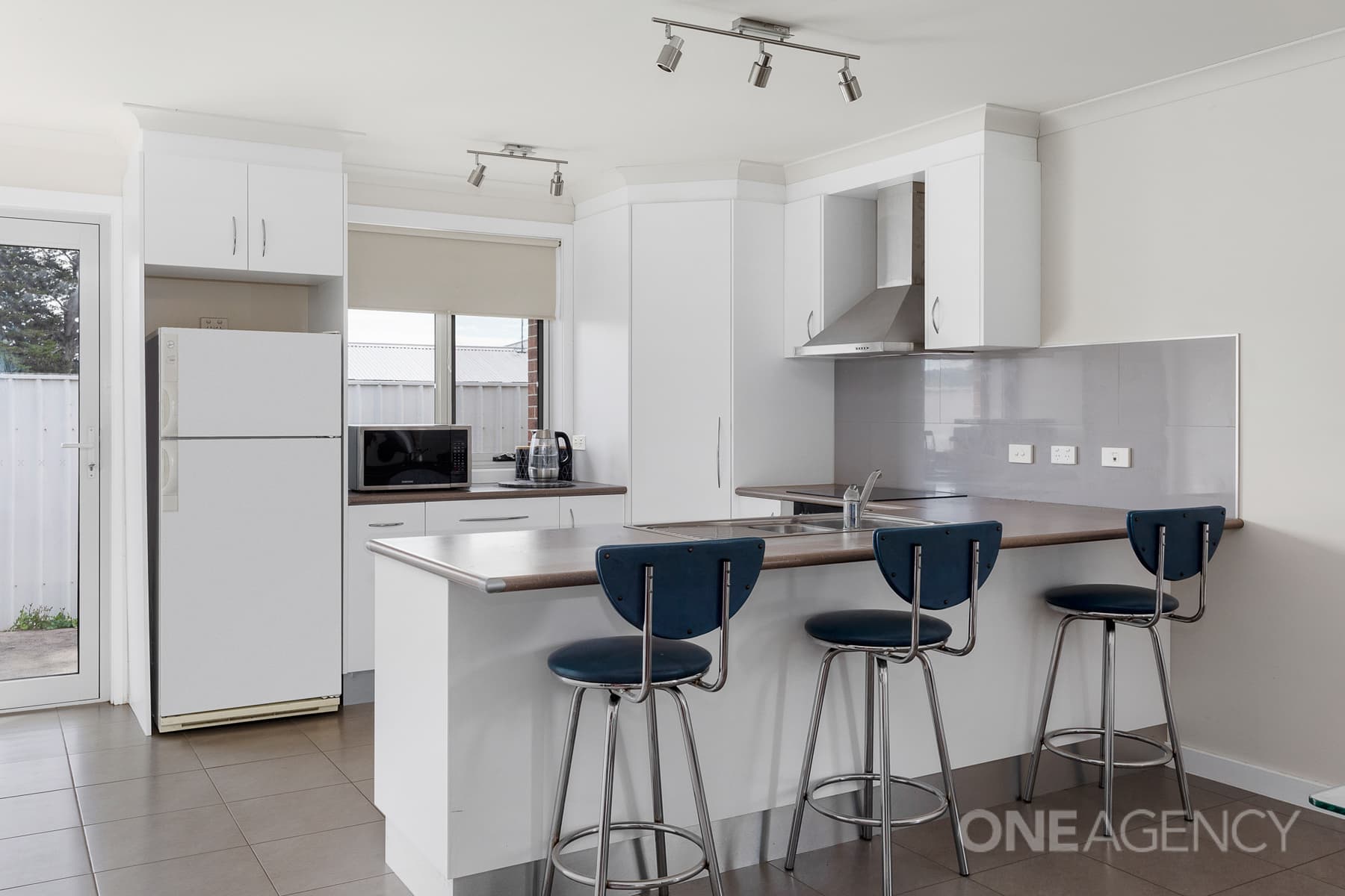 3/7-9 Eastfield Drive, Newnham, Newnham - Thumbnail 2
