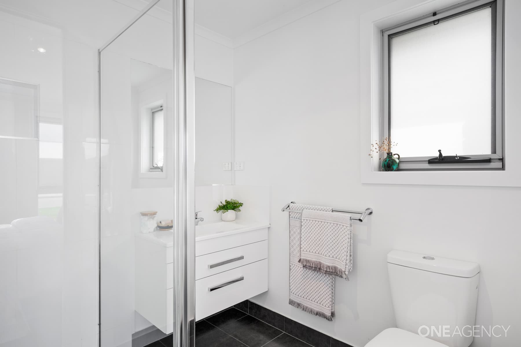 2 Sheringham Court, Perth, Perth - Thumbnail 7