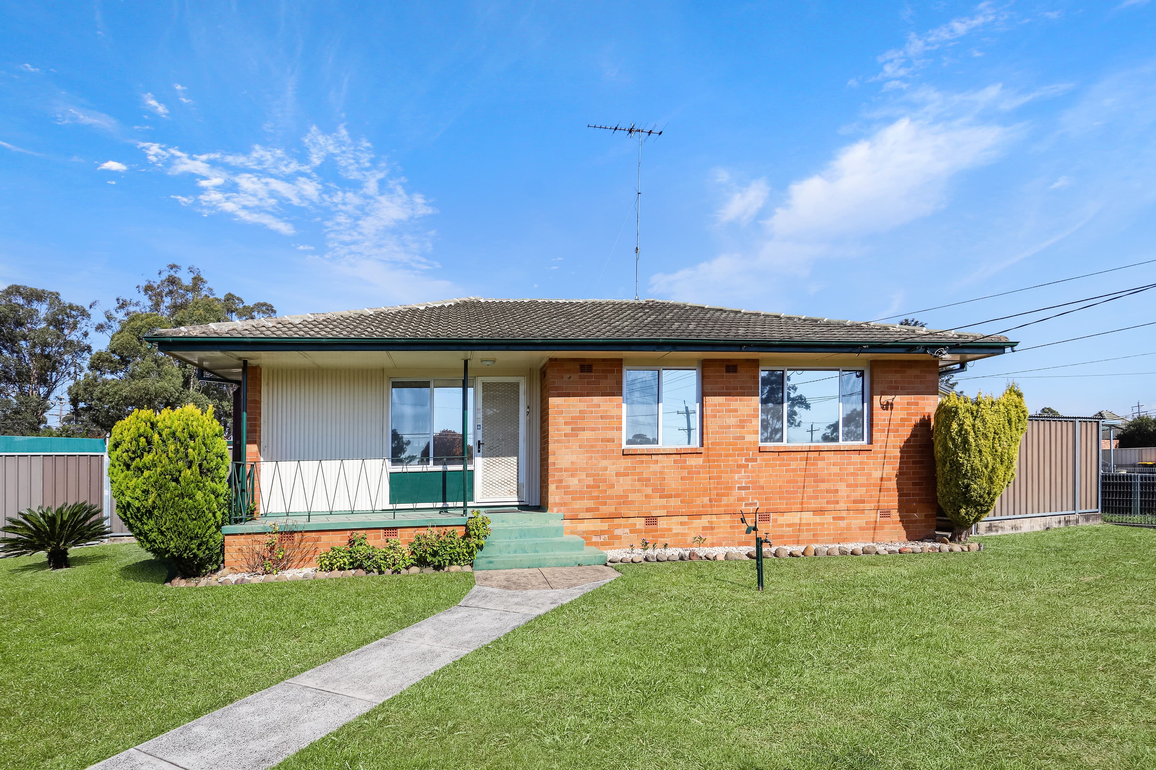 7 Riddell Crescent, Blackett, Blackett - Thumbnail 7