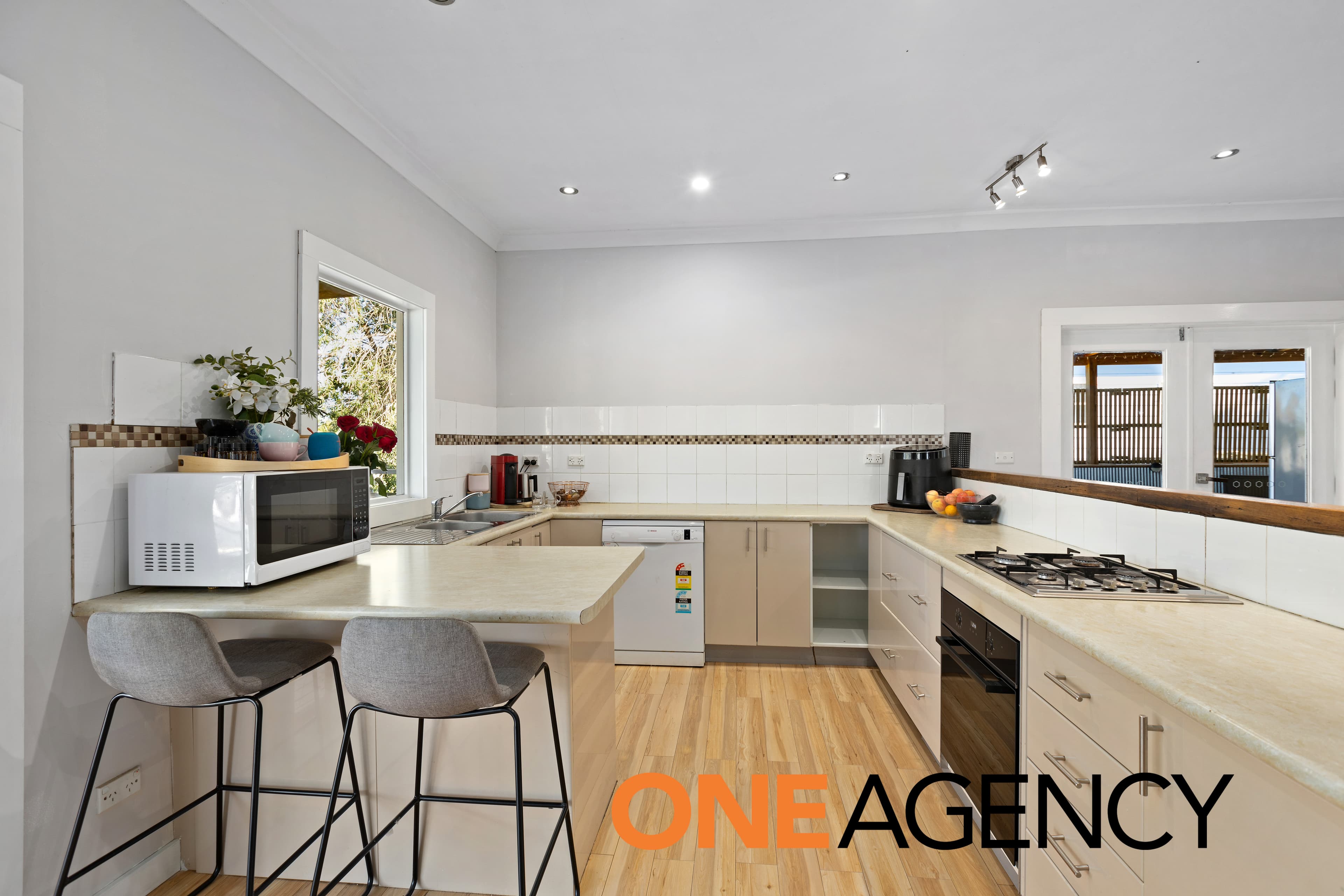 10 Leatham Avenue, Nowra, Nowra - Thumbnail 2
