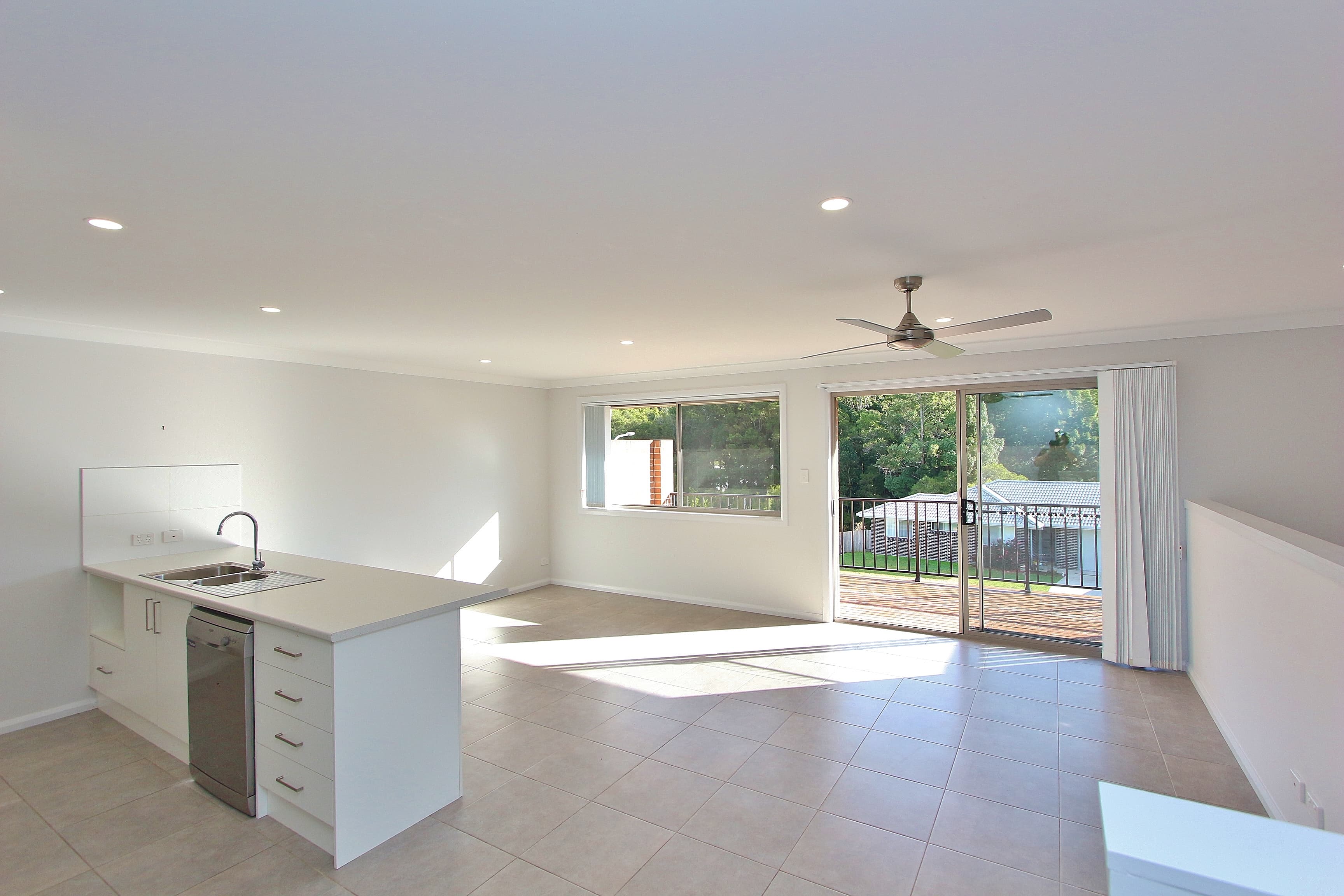 12 Charlotte Place, Kendall, Kendall - Thumbnail 2