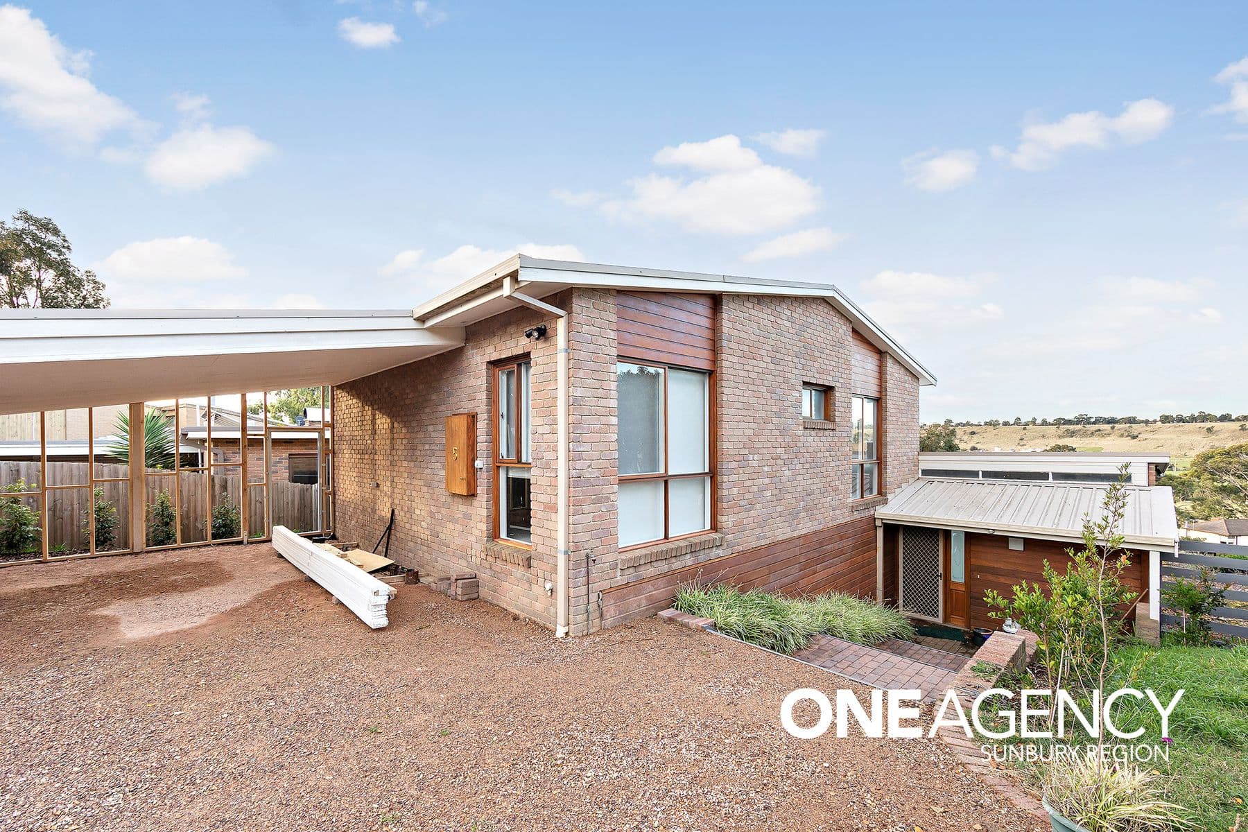5 College Place, Sunbury, Sunbury - Thumbnail 2