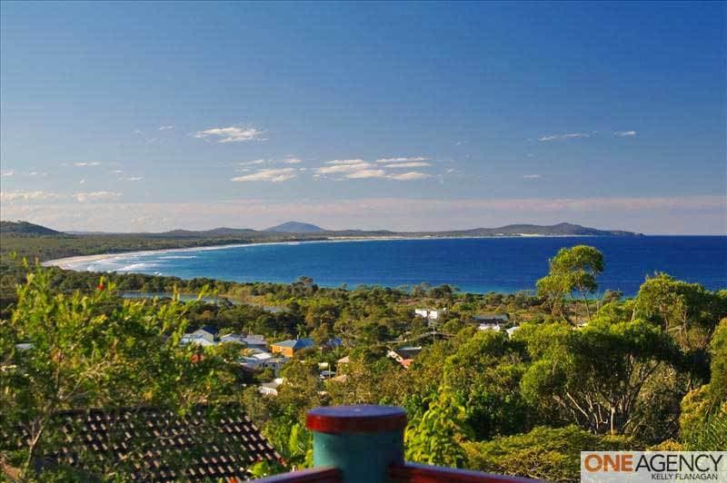 30 Skyline Crescent, Crescent Head, Crescent Head - Thumbnail 2
