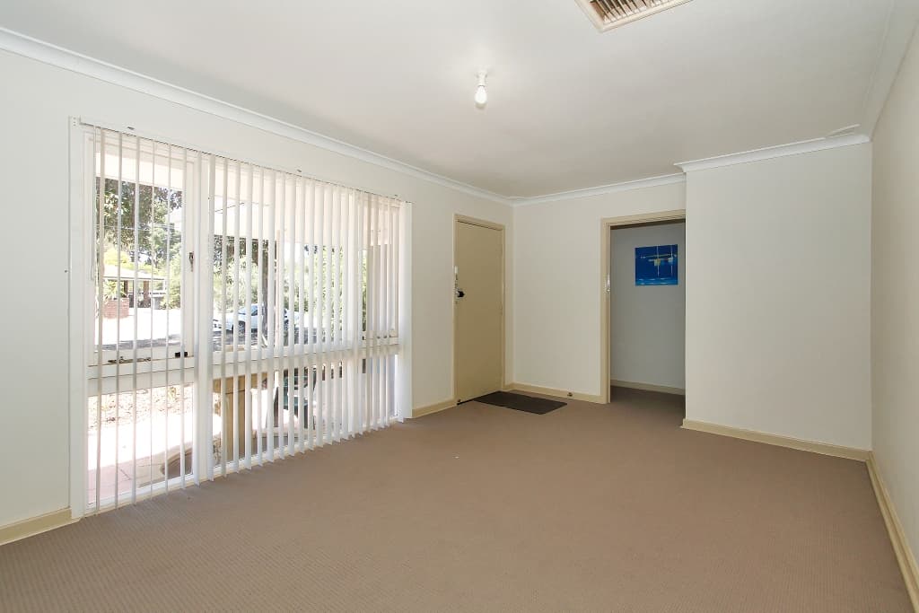 13 Munden Place, Kelmscott, Kelmscott - Thumbnail 2