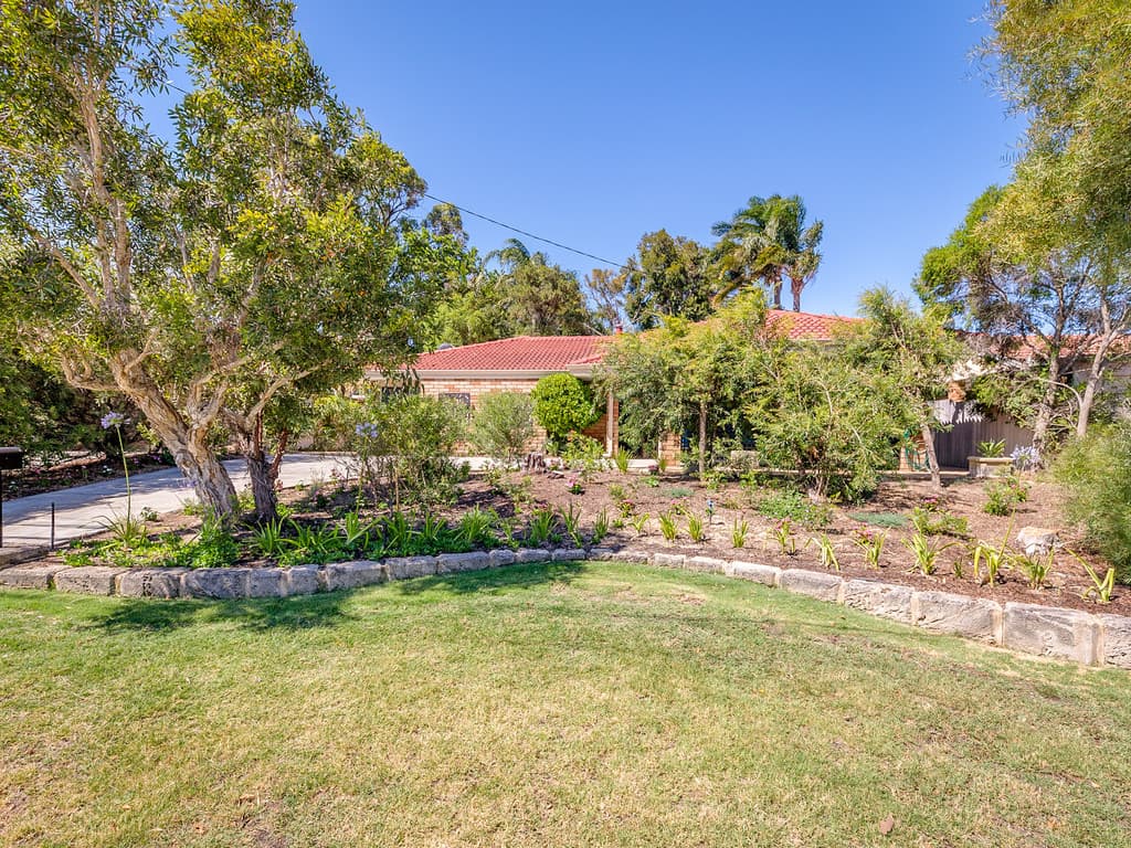 42 Murdoch Drive, Thornlie, Thornlie - Thumbnail 2
