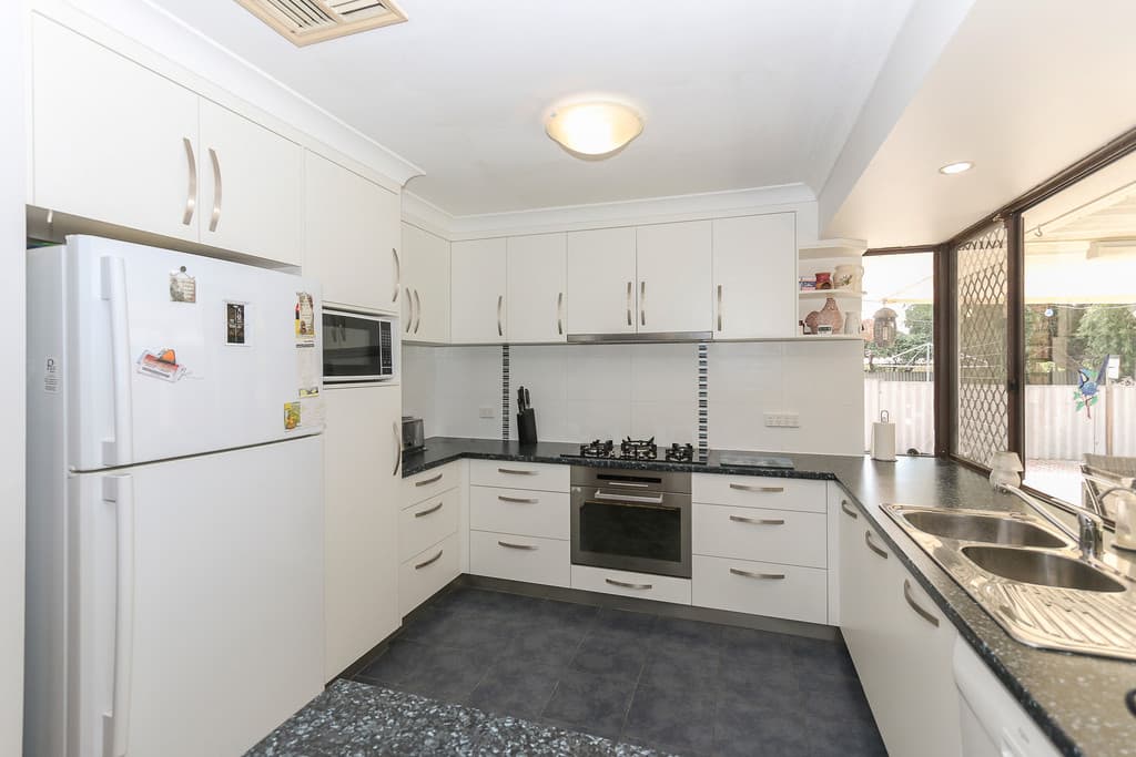 32 Virginia Avenue, Maddington, Maddington - Thumbnail 2