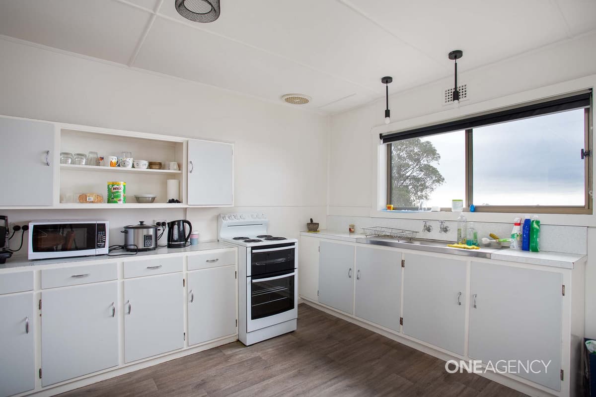 34 Grenville Street, Acton, Acton - Thumbnail 2