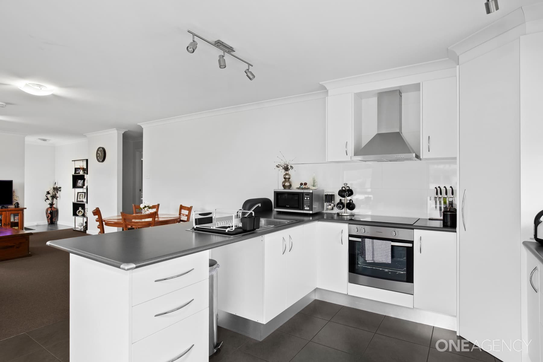 4/7-9 Eastfield Drive, Newnham, Newnham - Thumbnail 7