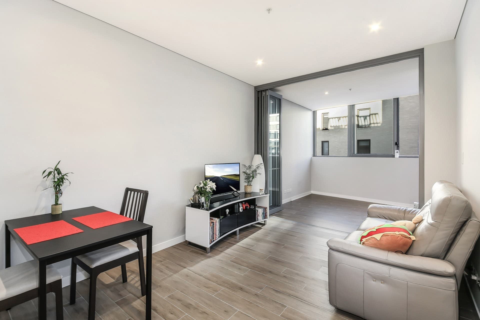 309/7 Half Street, Wentworth Point, Wentworth Point - Thumbnail 3